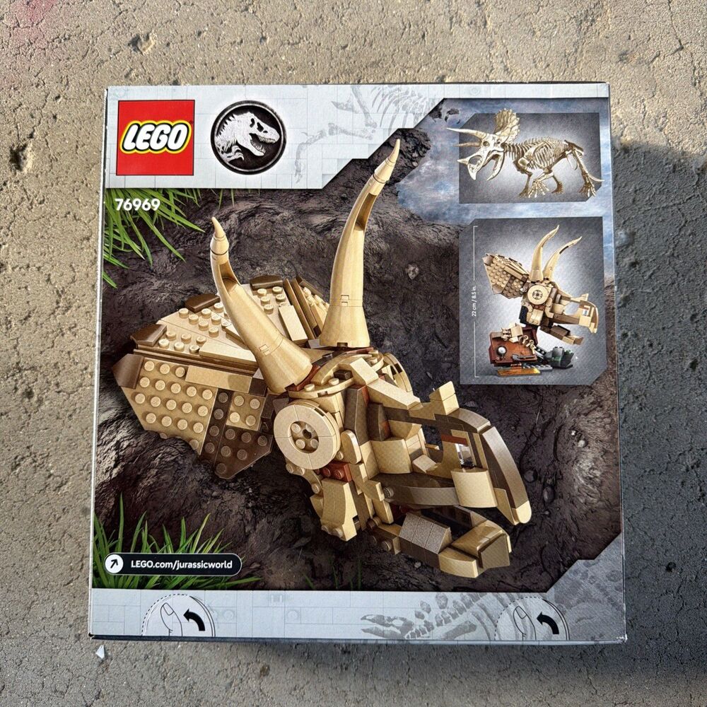 Lego Jurassic World Building Set #76969 Dinosaur Fossils: Triceratops Skull, New